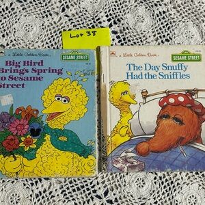 Sesame Street Lot Of 2: Big Bird Brings Spring & The day Snuffy had the Sniffles